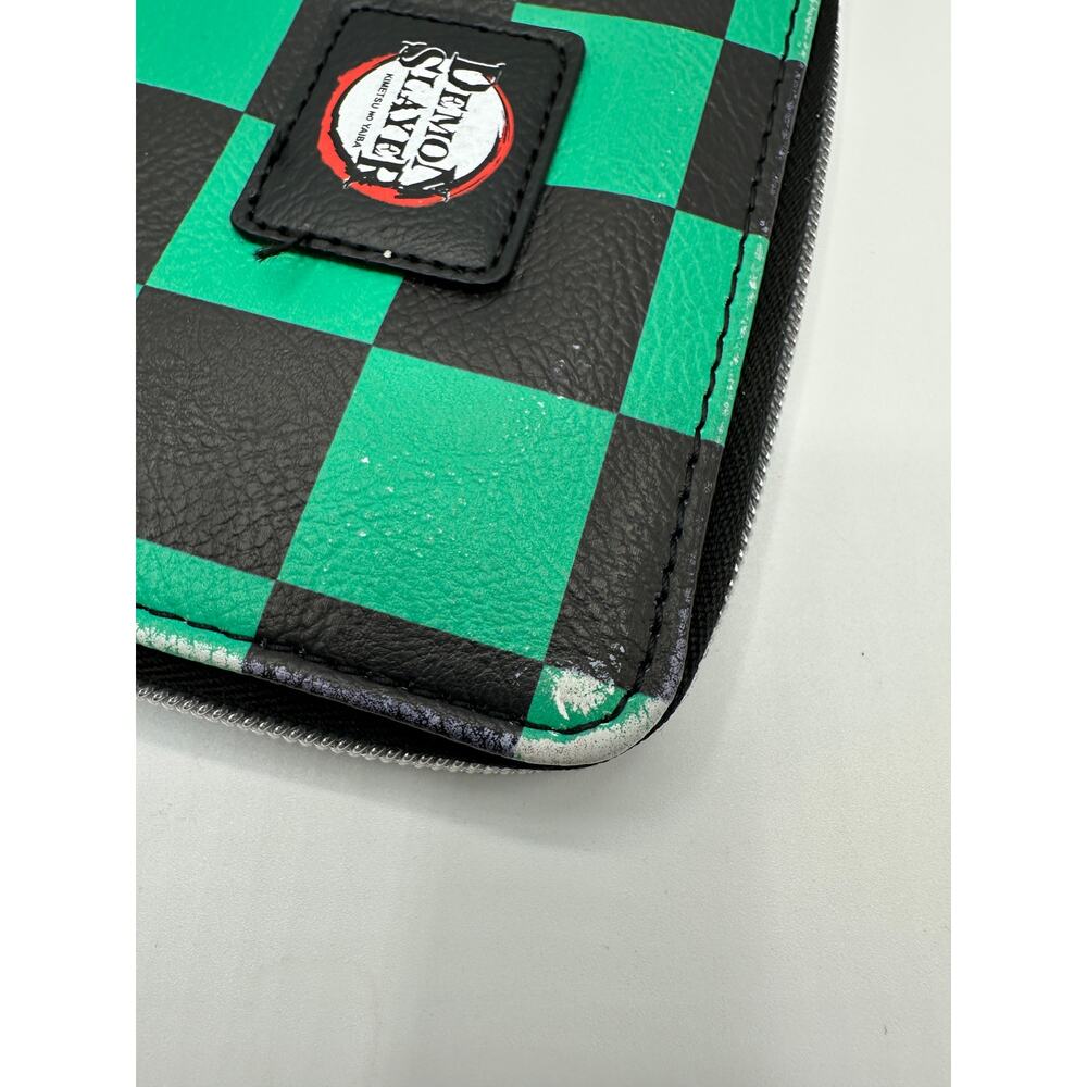 ✨ Funko Demon Slayer Tanjiro Kamado Checkerboard Wallet ✨ - Picture 4 of 9